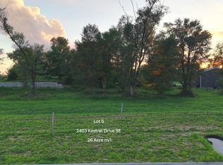 2403 Kestrel Dr SE, Cedar Rapids, IA 52403