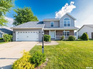 1604 Kingsbury Rd, Washington, IL 61571