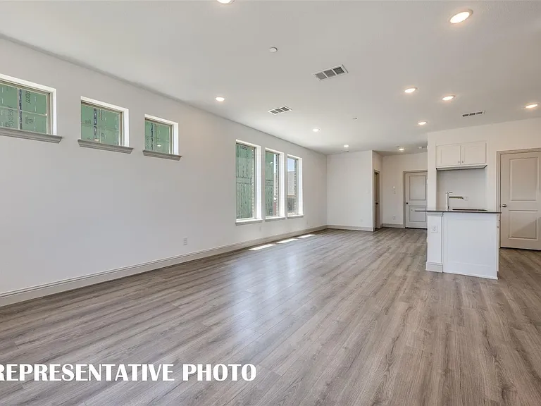 420 4th St — Photo 3