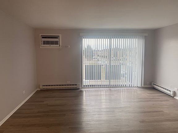3rd image of 5101 N River Rd #1B