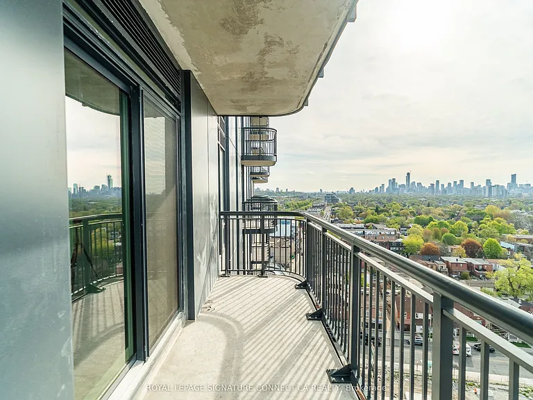 1185 Dupont St #1210 — Photo 29