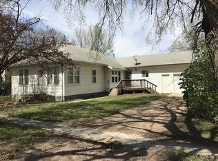 310 1st St SW, Wagner, SD 57380