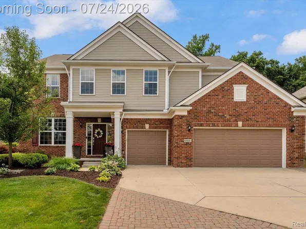 58935 Winnowing Cir S, South Lyon, MI 48178