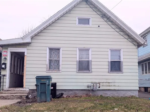 71 Lorenzo St, Rochester, NY 14611