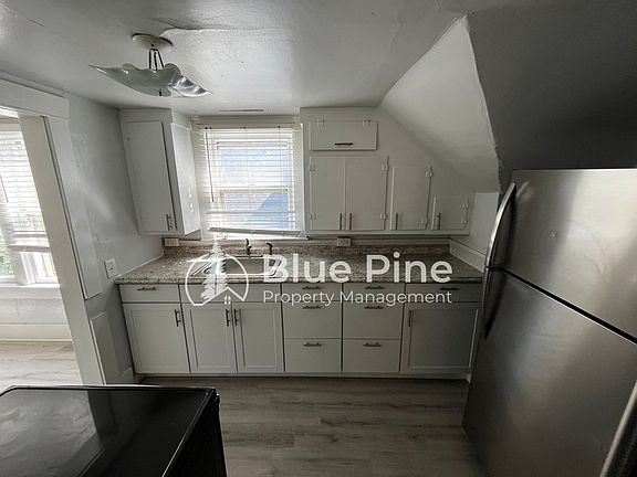 4th image of 252 N Shilling Ave #4