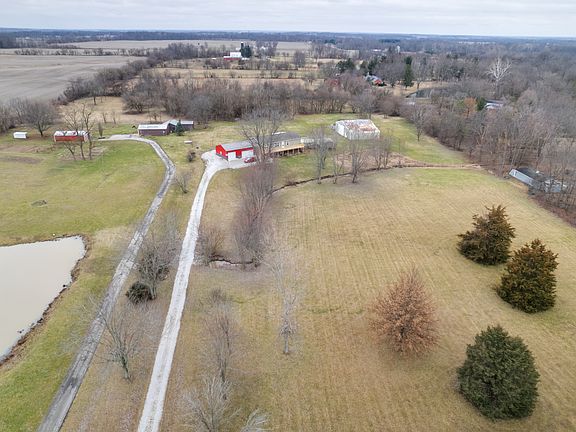 3rd image of 1065 W County Road 200 S