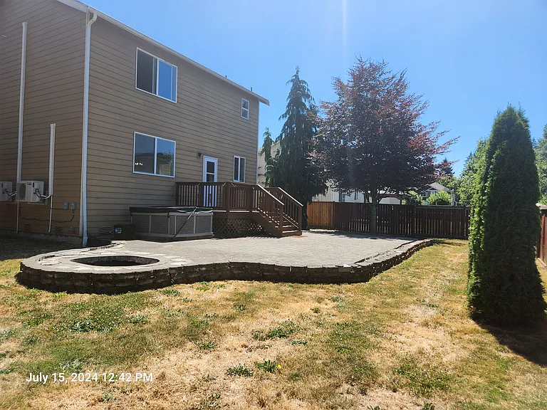 Patio & hot tub