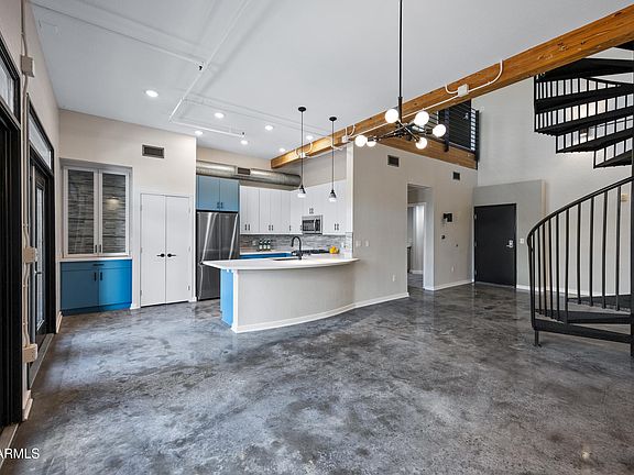 5th image of 914 E OSBORN Road #208