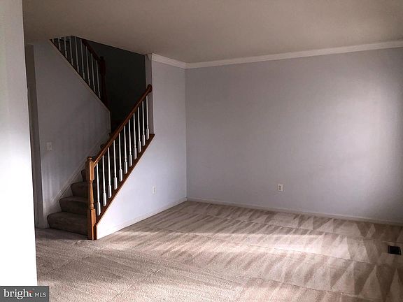 3rd image of 109 Executive Cir