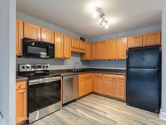 4th image of 211 E Ohio St APT 1113