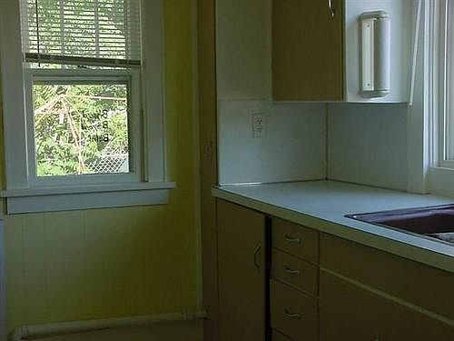 5th image of 308 N Ferry St