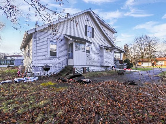 3rd image of 2513 Stocker Ave