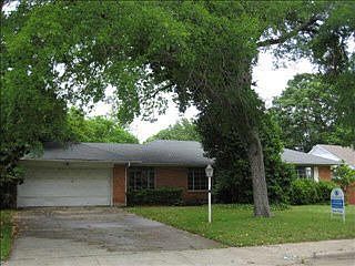 2nd image of 837 Green Cove Ln