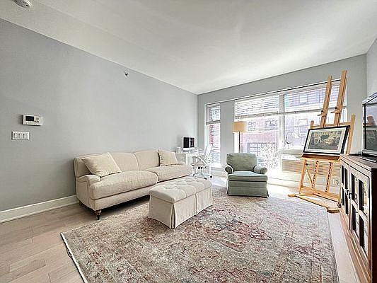 4th image of 5-27 51st Ave #2F