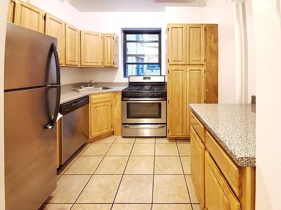 4th image of 115 W 16th St #20