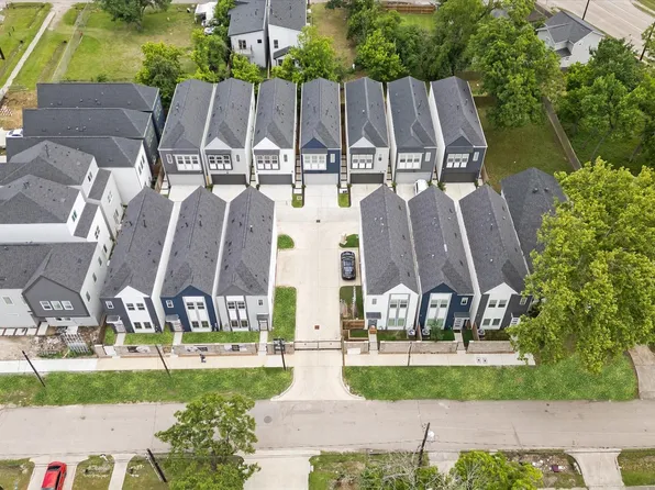 332 Neyland St, Houston, TX 77022