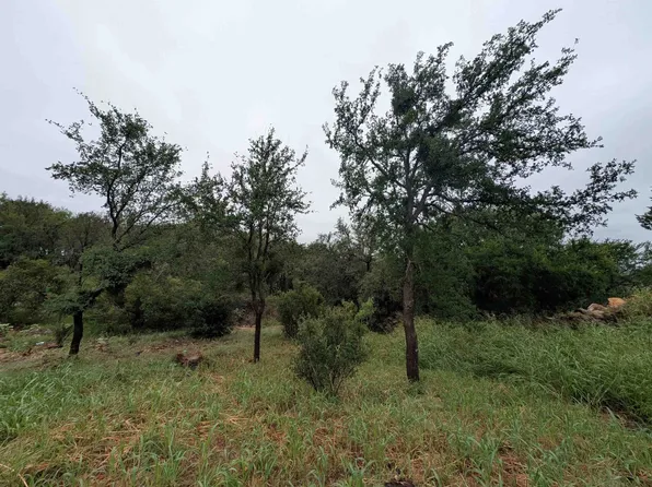 1106 Monterrey Oak Circle, Marble Falls, TX 78654