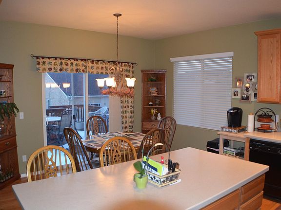 Patio door to deck (great views)