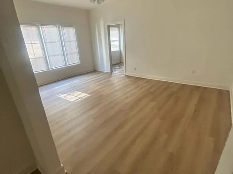 1213 N Ardmore Ave — Photo 13