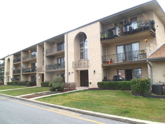 1st image of 10443 SW Hwy S #1N