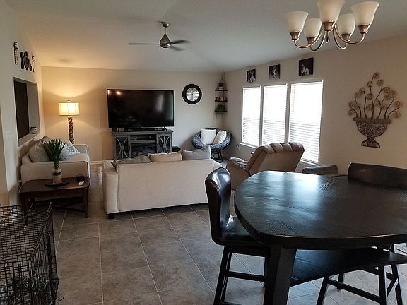 2nd image of 115 Bluejack Ln