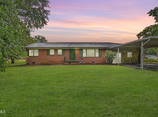 302 Woodland Hills Rd, Clinton, TN 37716