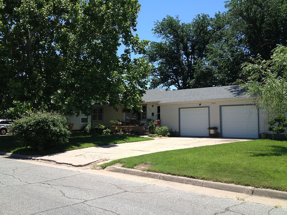 1st image of 1007 W 20th Ave