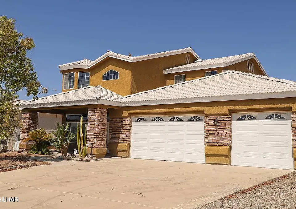 2701 Via Palma