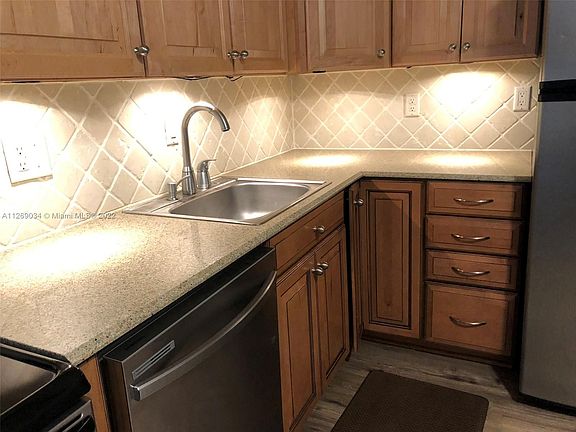 3rd image of 2270 NE 68th St APT 1924