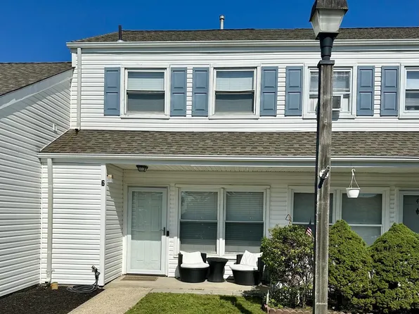 6 Mediterranean Ct, Barnegat, NJ 08005