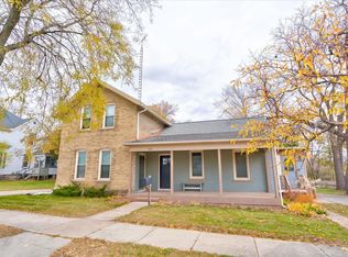 947 W Wisconsin St, Portage, WI 53901
