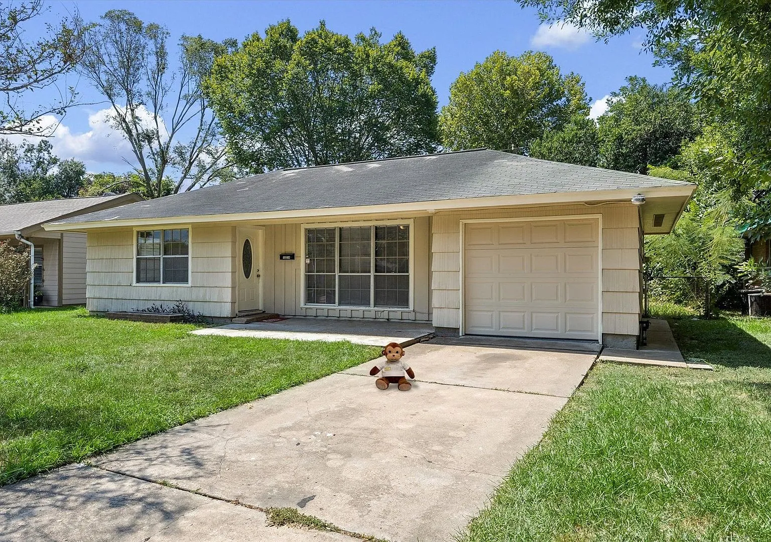 Move-in Ready Home in Southbelt/Ellington for Lease! — Photo 4