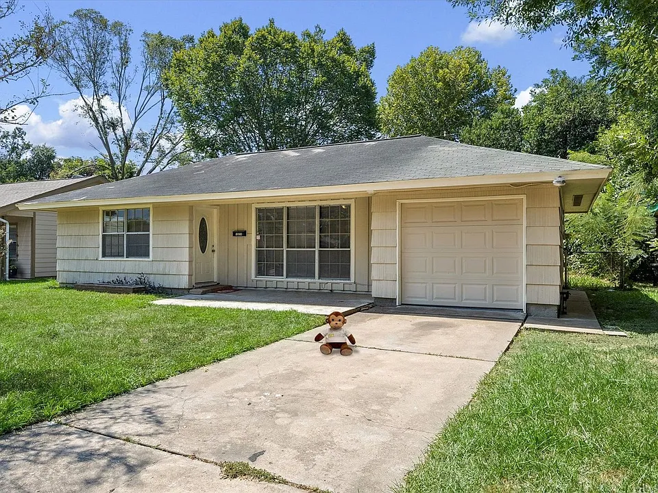 10214 Torrington Ln
