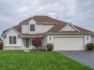 141 Mead Ln, Holland, OH 43528