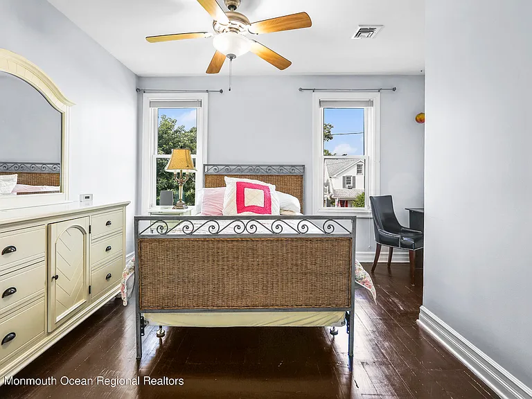 513 Ocean Park Ave — Photo 19