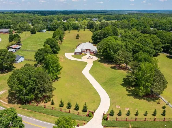 3030 Berry Rd, Loganville, GA 30052