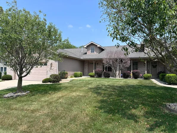 9783 Hart St, Saint John, IN 46373