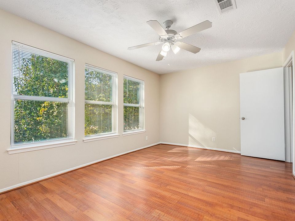 1st image of 20361 Fieldtree Dr #20361