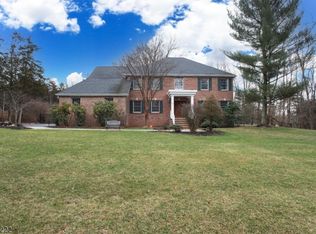10 Trimmer Rd, Lebanon, NJ 08833