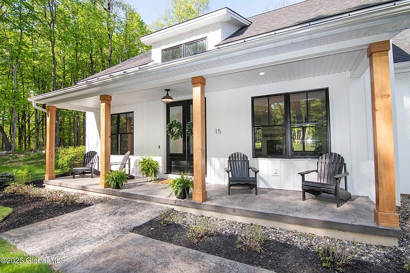 5th image of 15 Hovey Road