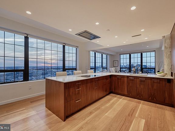 5th image of 1200 Steuart St Unit 1811