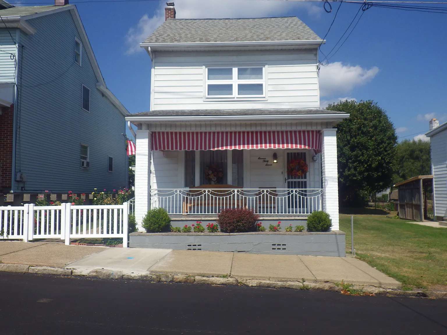 1137 W Montgomery St photo 1