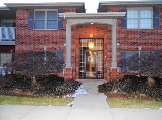 537 Cambridge Ct UNIT 1-C, Munster, IN 46321