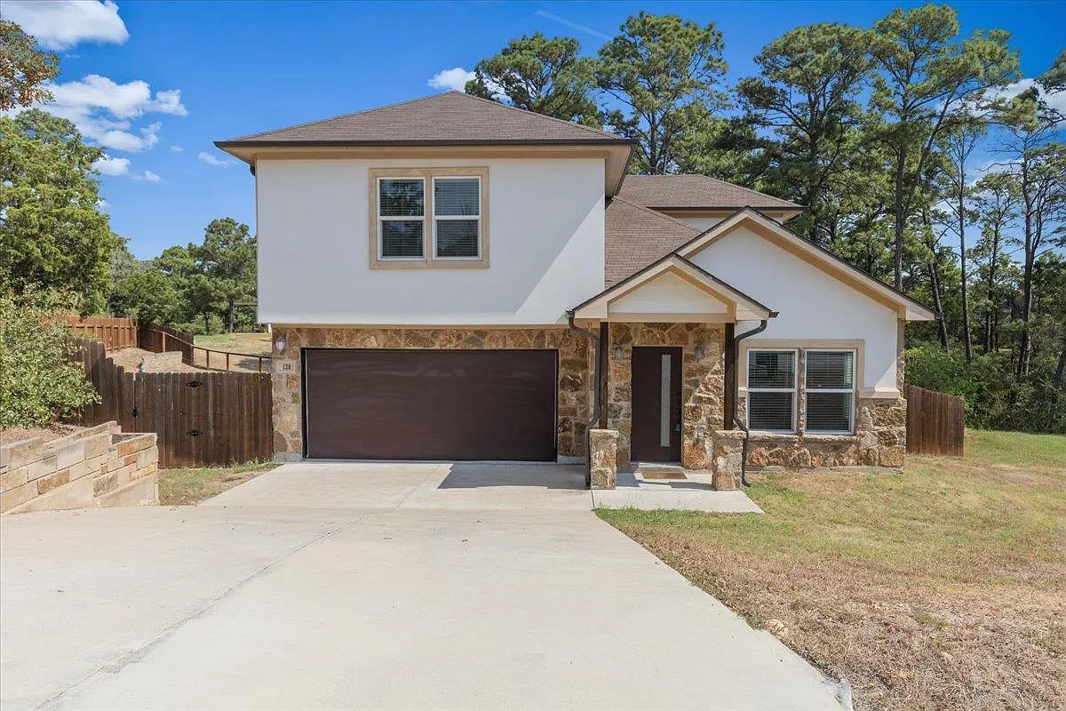 3 bed, 2.5 bath, 1814 sqft, $2,200 — Photo 1