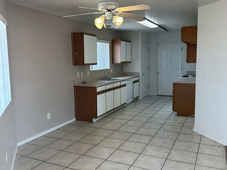 2870 Winterhaven Ct — Photo 10