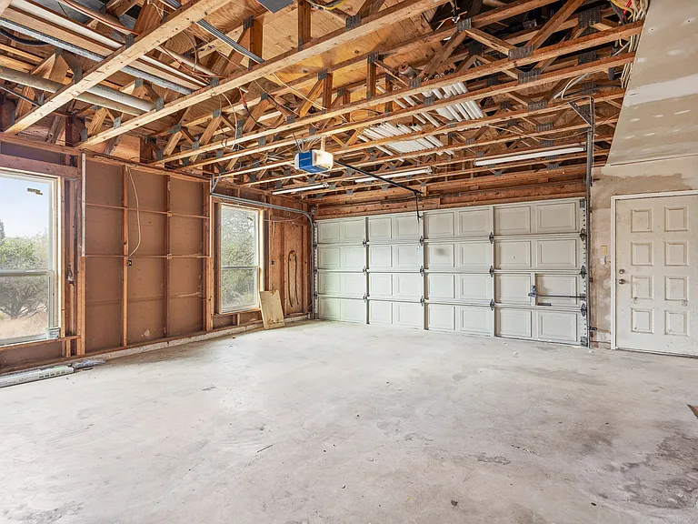138 Hobson Ln — Photo 16
