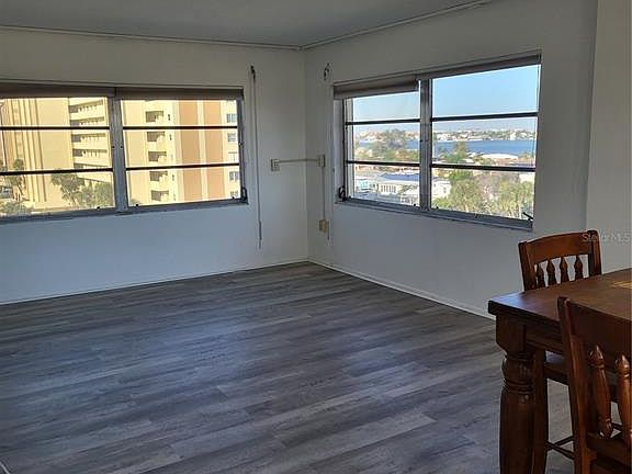 2nd image of 4650 Cove Cir APT 611