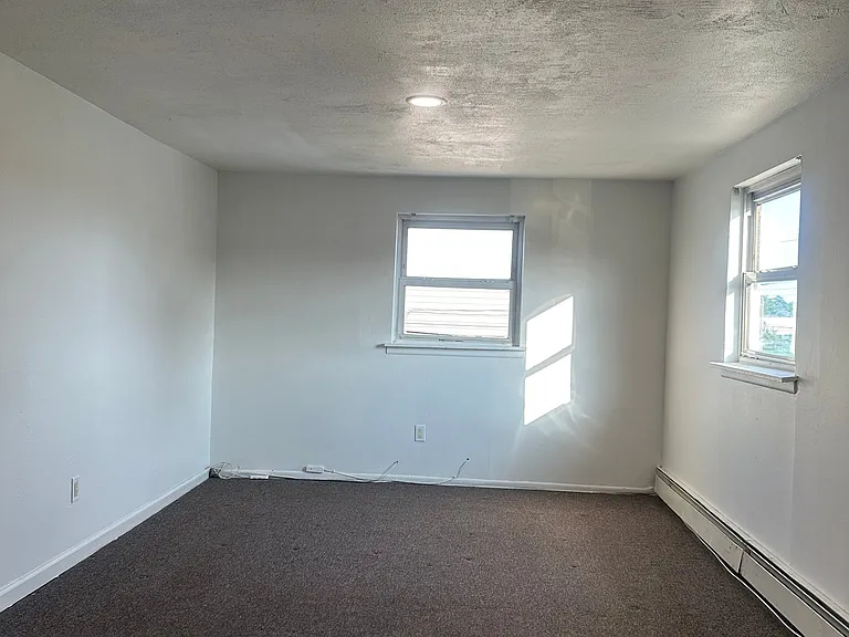 15 Essen Dr — Photo 7