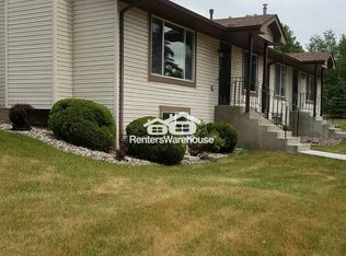 6762 Gretchen Ct N, Oakdale, MN 55128