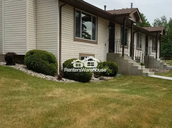 6762 Gretchen Ct N, Oakdale, MN 55128